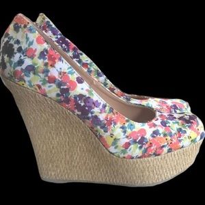 COLORFUL FLORAL ESPADRILLES